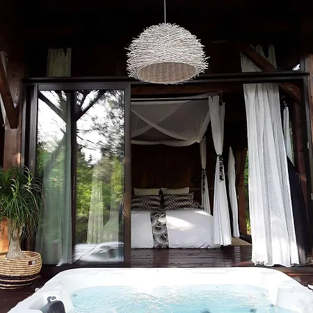Les Landines Bed & Breakfast *